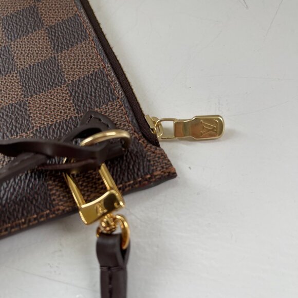 Louis Vuitton Damier Ebene Canvas Neverfull Pouch Red Interior (116630-1) - Picture 4 of 7